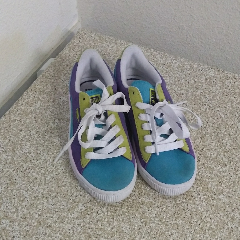 Puma Suede Lace Up Girls Sneakers.